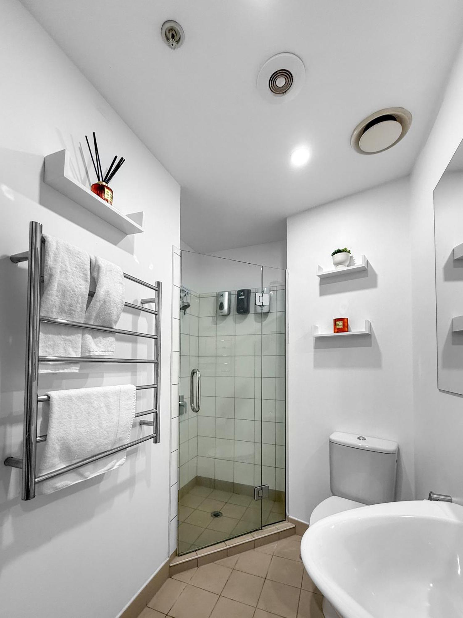 Le Mirage- Stylish, Central Apartment With Pools, Sauna, More Auckland Esterno foto
