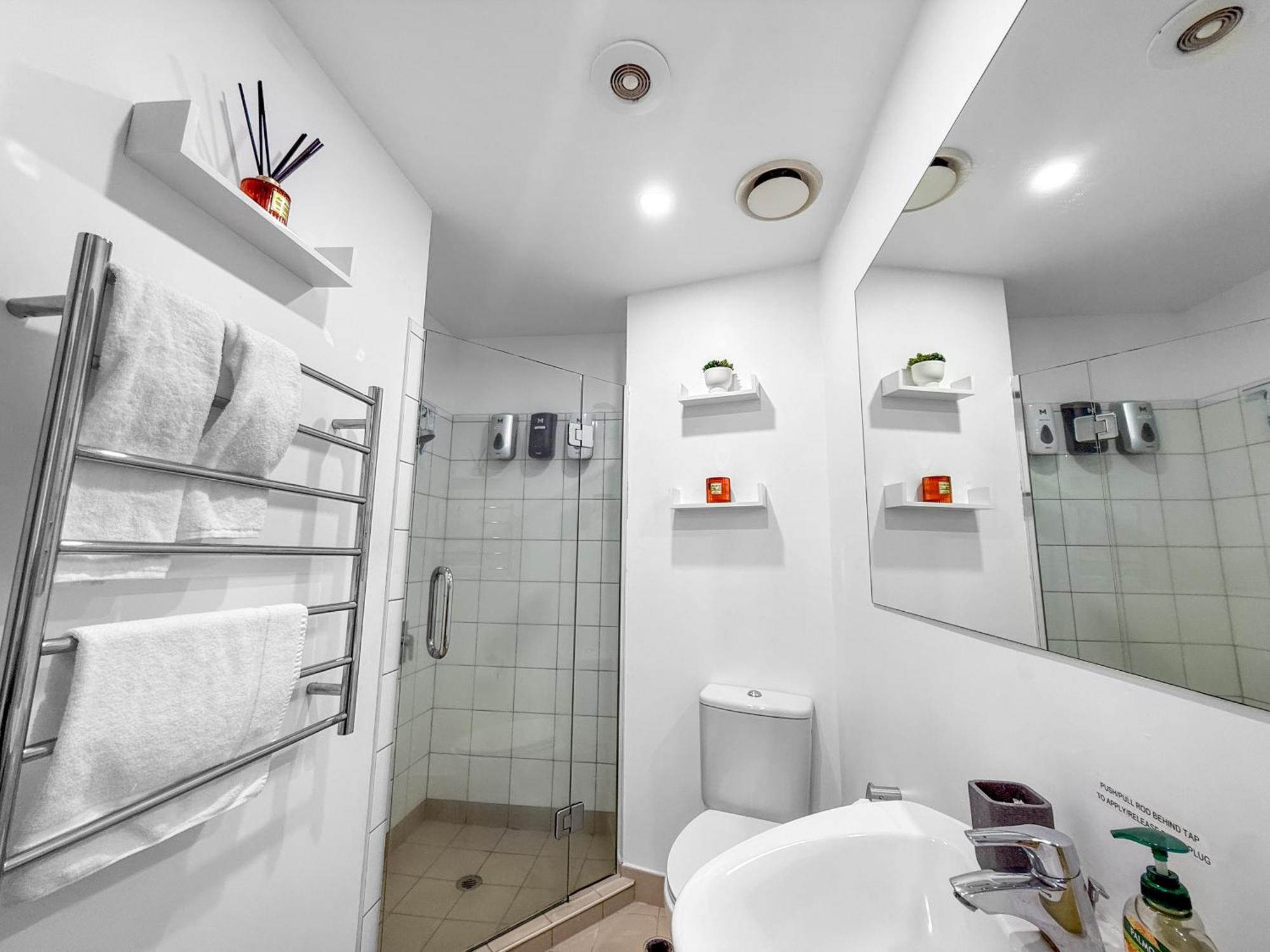 Le Mirage- Stylish, Central Apartment With Pools, Sauna, More Auckland Esterno foto
